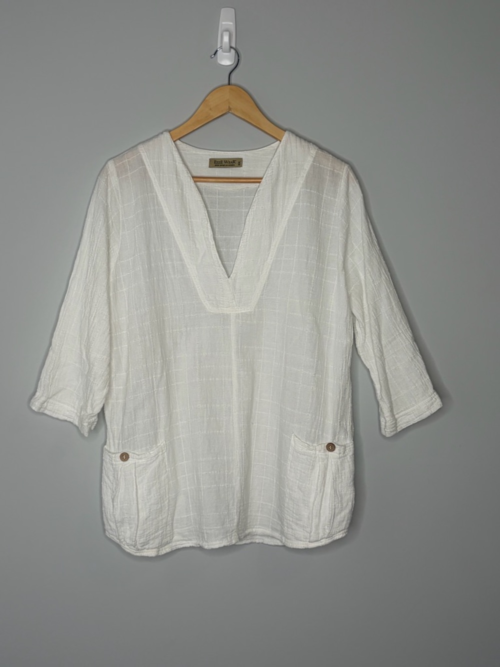 EzzE Wear White Cotton V-Neck Tunic with Front Pockets Made in Canada 🇨🇦